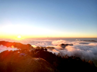 Sunshine, mountain and fog-bethanchowk.com